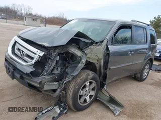 2010 Honda Pilot Touring with VIN 5FNYF4H81AB038522, listed as a IAAI auction lot 41893997 with Not Provided miles. Bid and sale history available at carsss.com. Image 16.