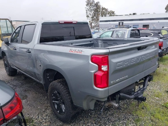 2024 Chevrolet Silverado 1500 LT Trail Boss with VIN 3GCUDFED8RG336847, listed as a IAAI auction lot 41502602 with 5,227 mi miles. Bid and sale history available at carsss.com. Image 3.