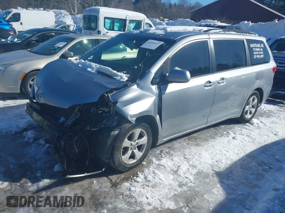 2016 Toyota Sienna LE AAS with VIN 5TDKK3DC6GS711315, listed as a IAAI auction lot 41596447 with 175,413 mi miles. Bid and sale history available at carsss.com. Image 18.