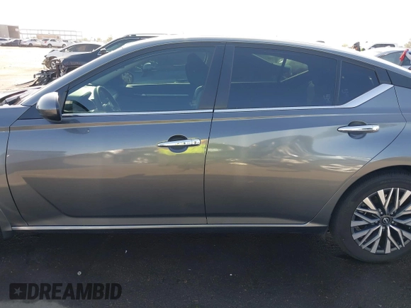 2023 Nissan Altima SV z VIN 1N4BL4DV3PN353476, wystawiony jako IAAI lot #42259077 z przebiegiem 26 201 mil mil oraz . Historia ofert i sprzedaży dostępna na DreamBid. Obrazek 15.