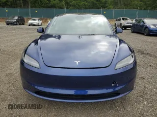 2025 Tesla Model 3 Long Range z VIN 5YJ3E1EA8SF931209, wystawiony jako Copart lot #60304875 z przebiegiem 9 123 mil mil oraz Szkoda całkowita • Salvage title. Historia ofert i sprzedaży dostępna na DreamBid. Obrazek 5.