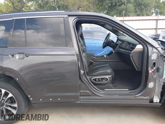 2022 Jeep Grand Cherokee Overland with VIN 1C4RJHDG6N8580874, listed as a IAAI auction lot 42498940 with 19,818 mi miles and . Bid and sale history available at DreamBid. Image 14.