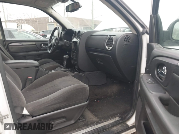 2008 GMC Envoy SLE2 with VIN 1GKDT13S582112468, listed as a IAAI auction lot 41686605 with 215,163 mi miles. Bid and sale history available at carsss.com. Image 5.