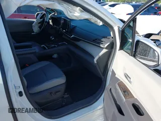 2023 Toyota Sienna XLE z VIN 5TDJRKEC7PS163115, wystawiony jako IAAI lot #42097393 z przebiegiem 63 514 mil mil oraz . Historia ofert i sprzedaży dostępna na DreamBid. Obrazek 5.