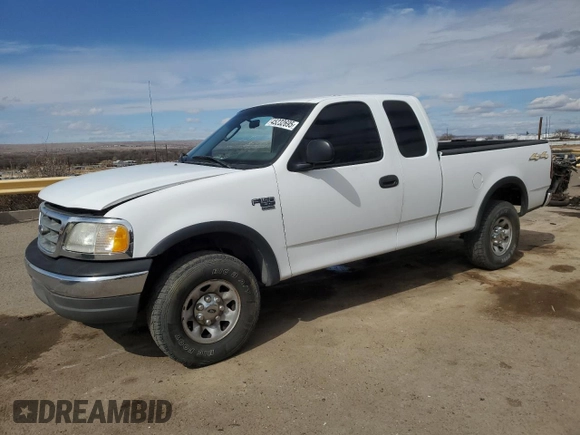 2003 Ford F-150 XL with VIN 2FTPX18L83CA04356, listed as a Copart auction lot 45232695 with 273,755 mi miles and Salvage Title. Bid and sale history available at carsss.com. Image 1.