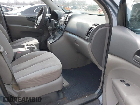 2010 Kia Sedona LX with VIN KNDMG4C34A6324741, listed as a IAAI auction lot 41665347 with 135,904 mi miles. Bid and sale history available at carsss.com. Image 5.