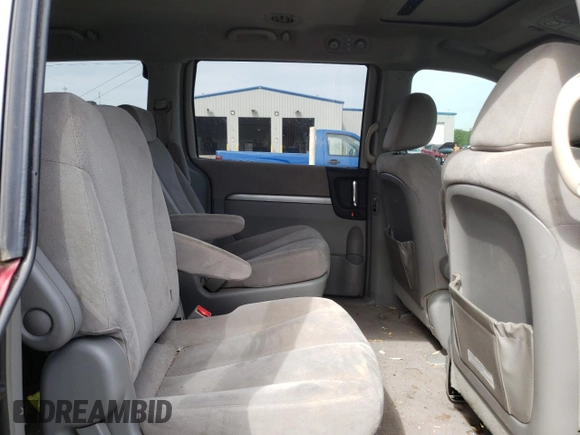 2007 Hyundai Entourage GLS с VIN KNDMC233776012566, выставлен на аукционе Copart как лот 65477123 с пробегом Не указан миль и На запчасти • Non repairable. История ставок и продаж доступна на DreamBid. Изображение 10.