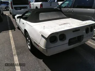 1991 Chevrolet Corvette z VIN 1G1YY338XM5114135, wystawiony jako IAAI lot #41889158 z przebiegiem 122 194 mil mil oraz . Historia ofert i sprzedaży dostępna na DreamBid. Obrazek 3.