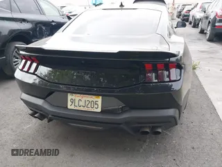2024 Ford Mustang GT z VIN 1FA6P8CF5R5420461, wystawiony jako IAAI lot #42515797 z przebiegiem 28 636 mil mil oraz . Historia ofert i sprzedaży dostępna na DreamBid. Obrazek 17.