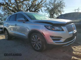 2019 Lincoln MKC Reserve with VIN 5LMCJ3D94KUL09107, listed as a Copart auction lot 82624854 with 27,502 mi miles and Salvage title. Bid and sale history available at DreamBid. Image 4.
