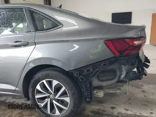 2024 Volkswagen Jetta S with VIN 3VW5M7BU2RM039540, listed as a IAAI auction lot 42422981 with 17,568 mi miles and . Bid and sale history available at DreamBid. Image 19.