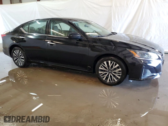 2025 Nissan Altima SV with VIN 1N4BL4DV0SN351130, listed as a Copart auction lot 53142485 with 6,699 mi miles and Clean Title. Bid and sale history available at DreamBid. Image 4.