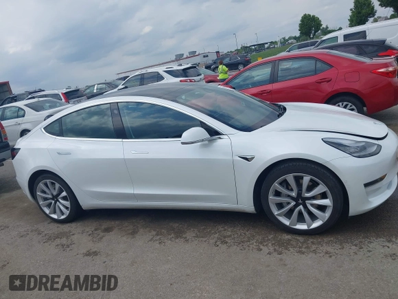 2020 Tesla Model 3 Standard Range Plus z VIN 5YJ3E1EA9LF598682, wystawiony jako IAAI lot #42247434 z przebiegiem 28 835 mil mil oraz . Historia ofert i sprzedaży dostępna na DreamBid. Obrazek 13.