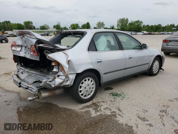 1998 Honda Accord LX z VIN 1HGCG5648WA259663, wystawiony jako Copart lot #55341505 z przebiegiem 205 257 mil mil oraz Szkoda całkowita • Salvage title. Historia ofert i sprzedaży dostępna na DreamBid. Obrazek 3.