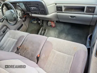 1996 Dodge 1500 z VIN 3B7HF13Z2TG185637, wystawiony jako Copart lot #61014135 z przebiegiem 191 810 mil mil oraz Szkoda całkowita • Salvage title. Historia ofert i sprzedaży dostępna na DreamBid. Obrazek 8.