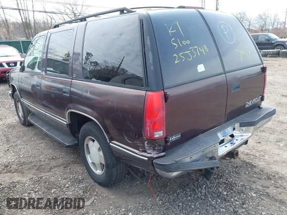 1997 Chevrolet Tahoe z VIN 1GNEK13R5VJ395365, wystawiony jako IAAI lot #42015206 z przebiegiem 121 086 mil mil oraz . Historia ofert i sprzedaży dostępna na DreamBid. Obrazek 3.
