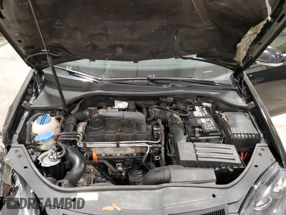2006 Volkswagen Jetta 1.9L TDI z VIN 3VWST71KX6M711152, wystawiony jako Copart lot #57435505 z przebiegiem 209 511 mil mil oraz Nie do naprawy • Non repairable. Historia ofert i sprzedaży dostępna na DreamBid. Obrazek 11.