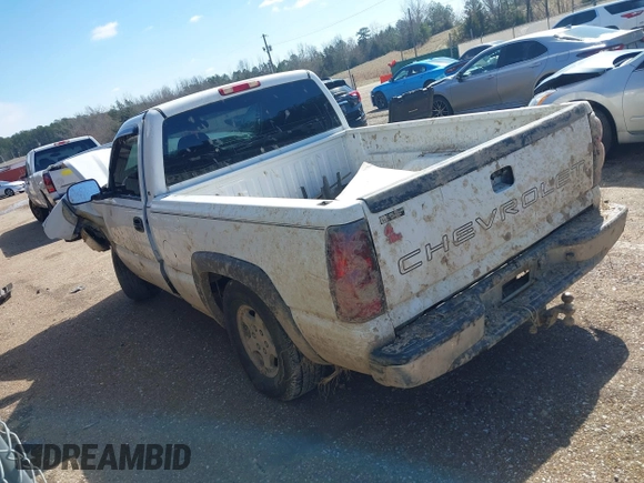 2004 Chevrolet Silverado 1500 Work Truck with VIN 1GCEC14X34Z337581, listed as a IAAI auction lot 41621103 with 299,264 mi miles. Bid and sale history available at carsss.com. Image 3.