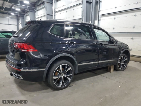 2022 Volkswagen Tiguan SEL R-Line with VIN 3VV4B7AX9NM141266, listed as a Copart auction lot 85086634 with 20,465 mi miles and Salvage Title. Bid and sale history available at carsss.com. Image 3.