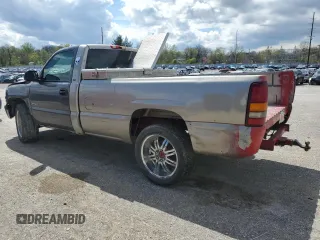 2000 Chevrolet Silverado 1500 with VIN 1GCEK14V7YE221413, listed as a Copart auction lot 48989804 with 0 mi miles and Non Repairable. Bid and sale history available at carsss.com. Image 2.