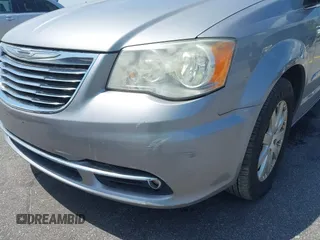 2014 Chrysler Town & Country Touring with VIN 2C4RC1BG7ER271455, listed as a IAAI auction lot 42102571 with 140,578 mi miles. Bid and sale history available at carsss.com. Image 6.