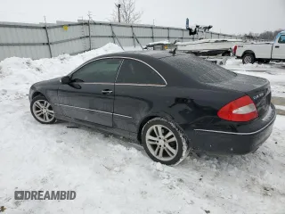2008 Mercedes-Benz CLK 350 z VIN WDBTJ56H68F241279, wystawiony jako Copart lot #88114995 z przebiegiem 151 961 mil mil oraz Szkoda całkowita • Salvage title. Historia ofert i sprzedaży dostępna na DreamBid. Obrazek 2.