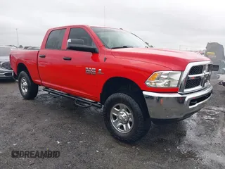 2016 Ram 2500 Tradesman z VIN 3C6UR5CL6GG380887, wystawiony jako IAAI lot #42345253 z przebiegiem 137 723 mil mil oraz . Historia ofert i sprzedaży dostępna na DreamBid. Obrazek 1.