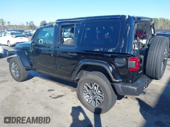 2025 Jeep Wrangler Sahara with VIN 1C4PJXEN1SW526548, listed as a IAAI auction lot 41509683 with 1,562 mi miles and . Bid and sale history available at DreamBid. Image 3.