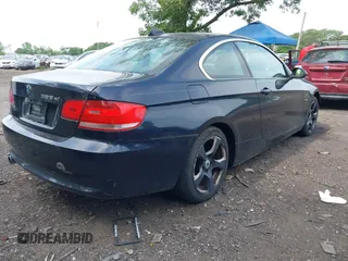 2008 BMW 3 Series 328xi z VIN WBAWC33588PD08899, wystawiony jako IAAI lot #42442016 z przebiegiem 108 563 mil mil oraz . Historia ofert i sprzedaży dostępna na DreamBid. Obrazek 4.