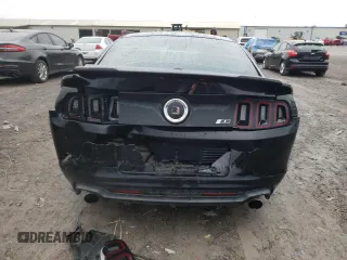 2013 Ford Mustang GT z VIN 1ZVBP8CF0D5206704, wystawiony jako Copart lot #82353494 z przebiegiem 118 303 mil mil oraz Szkody całkowita. Historia ofert i sprzedaży dostępna na DreamBid. Obrazek 6.