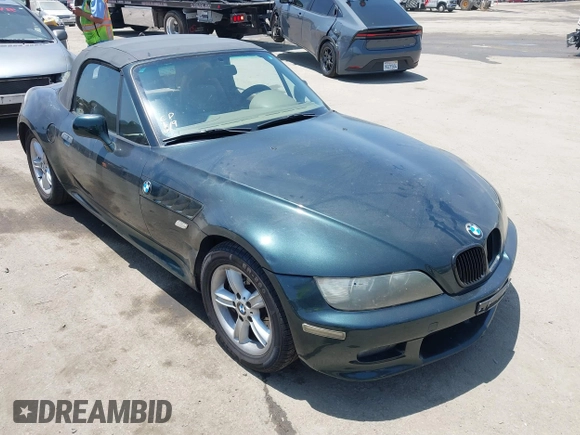 2001 BMW Z3 2.5 z VIN WBACN33491LK45326, wystawiony jako IAAI lot #42486182 z przebiegiem 142 530 mil mil oraz . Historia ofert i sprzedaży dostępna na DreamBid. Obrazek 1.