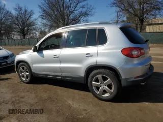 2010 Volkswagen Tiguan with VIN WVGAV9AX3AW530706, listed as a Copart auction lot 44738295 with 133,412 mi miles and Clean Title. Bid and sale history available at DreamBid. Image 2.