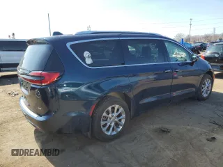 2021 Chrysler Pacifica Touring L with VIN 2C4RC3BG6MR591750, listed as a Copart auction lot 50486005 with 16,834 mi miles and Clean title. Bid and sale history available at DreamBid. Image 3.