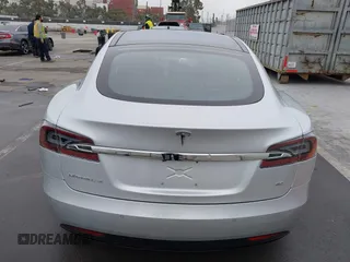 2016 Tesla Model S 70 with VIN 5YJSA1E17GF156514, listed as a IAAI auction lot 41869006 with 17,704 mi miles and . Bid and sale history available at DreamBid. Image 16.