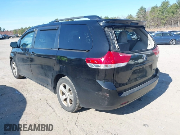 2014 Toyota Sienna LE AAS z VIN 5TDKK3DCXES476334, wystawiony jako IAAI lot #42059883 z przebiegiem 250 454 mil mil oraz . Historia ofert i sprzedaży dostępna na DreamBid. Obrazek 3.