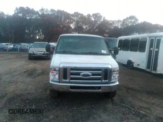 2013 Ford Econoline Cargo Commercial z VIN 1FTSS3EL1DDB17608, wystawiony jako IAAI lot #38123043 z przebiegiem Nie podano mil oraz . Historia ofert i sprzedaży dostępna na DreamBid. Obrazek 11.