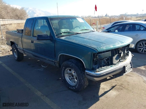 1996 Chevrolet C/K 1500 with VIN 2GCEK19R4T1212450, listed as a IAAI auction lot 41332448 with 135,303 mi miles. Bid and sale history available at carsss.com. Image 1.