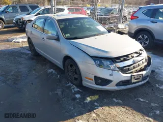 2010 Ford Fusion SE with VIN 3FAHP0HA5AR187173, listed as a IAAI auction lot 41689740 with 135,061 mi miles. Bid and sale history available at carsss.com. Image 1.