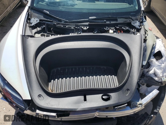 2025 Tesla Model 3 Long Range z VIN 5YJ3E1EA0SF931348, wystawiony jako Copart lot #57074935 z przebiegiem 2 153 mil mil oraz Szkoda całkowita • Salvage title. Historia ofert i sprzedaży dostępna na DreamBid. Obrazek 11.