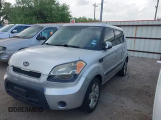 2011 Kia Soul + with VIN KNDJT2A2XB7705227, listed as a IAAI auction lot 41942432 with 293,320 mi miles. Bid and sale history available at carsss.com. Image 2.