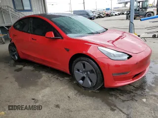 2023 Tesla Model 3 z VIN 5YJ3E1EA7PF541421, wystawiony jako Copart lot #54513655 z przebiegiem 63 314 mil mil oraz Szkoda całkowita • Salvage title. Historia ofert i sprzedaży dostępna na DreamBid. Obrazek 4.