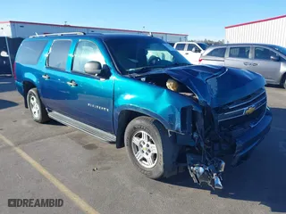 2007 Chevrolet Suburban LT with VIN 3GNFC16J07G102869, listed as a IAAI auction lot 41428031 with 1 mi miles. Bid and sale history available at carsss.com. Image 1.