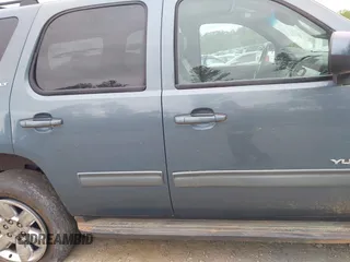 2010 GMC Yukon SLT with VIN 1GKUKCE00AR245212, listed as a IAAI auction lot 42028245 with 245,013 mi miles. Bid and sale history available at carsss.com. Image 14.