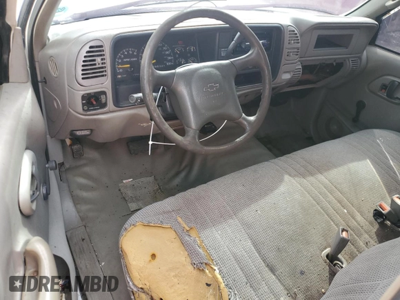 2000 GMC Sierra 1500 with VIN 1GTGC34R9YR154858, listed as a Copart auction lot 49158675 with 183,227 mi miles and Salvage Title. Bid and sale history available at DreamBid. Image 8.