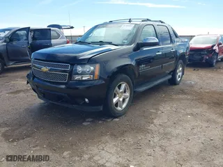 2013 Chevrolet Avalanche LT with VIN 3GNTKFE70DG297831, listed as a IAAI auction lot 41709367 with 107,811 mi miles. Bid and sale history available at carsss.com. Image 17.