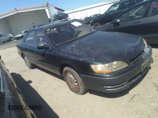 1995 Lexus ES 300 with VIN JT8GK13T2S0115625, listed as a IAAI auction lot 38286680 with 194,450 mi miles and . Bid and sale history available at DreamBid. Image 1.