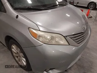 2011 Toyota Sienna XLE z VIN 5TDDK3DC4BS003792, wystawiony jako IAAI lot #41762481 z przebiegiem 201 051 mil mil oraz . Historia ofert i sprzedaży dostępna na DreamBid. Obrazek 6.
