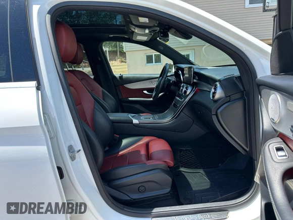 2020 Mercedes-Benz GLC 300 z VIN WDC0G8EB6LF742144, wystawiony jako Copart lot #57824515 z przebiegiem 104 234 mil mil oraz Czysty tytuł • Clean title. Historia ofert i sprzedaży dostępna na DreamBid. Obrazek 7.