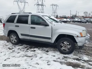 2006 Jeep Grand Cherokee Laredo with VIN 1J4GR48K86C315017, listed as a IAAI auction lot 41573109 with 224,127 mi miles. Bid and sale history available at carsss.com. Image 1.