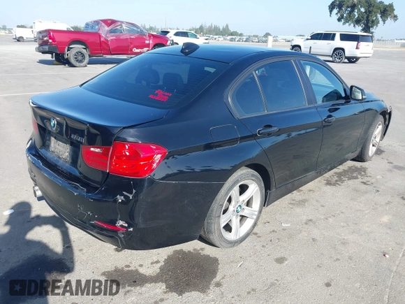 2014 BMW 3 Series 328i z VIN WBA3A5G54ENP31921, wystawiony jako IAAI lot #42374240 z przebiegiem 148 671 mil mil oraz . Historia ofert i sprzedaży dostępna na DreamBid. Obrazek 4.